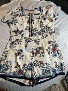Gal Meets Glam Collection Darla Floral Printed Button Front Romper